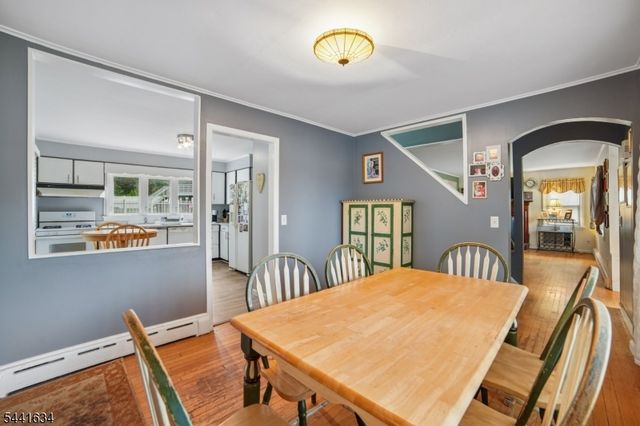 72 Lake Dr East, Wayne Twp., NJ 07470