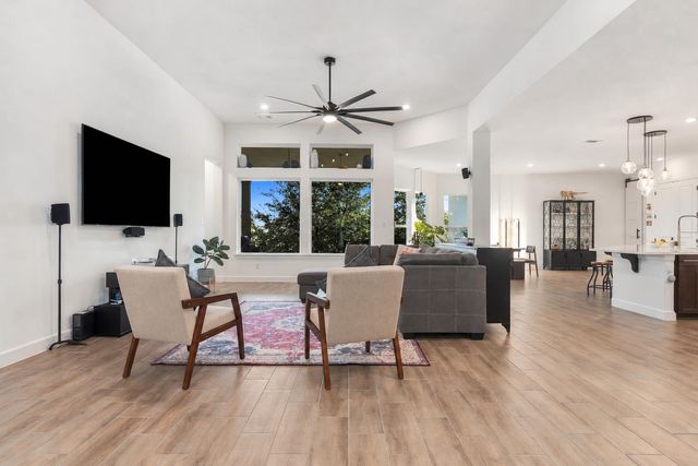 112 Capalin CT, Liberty Hill, TX 78642