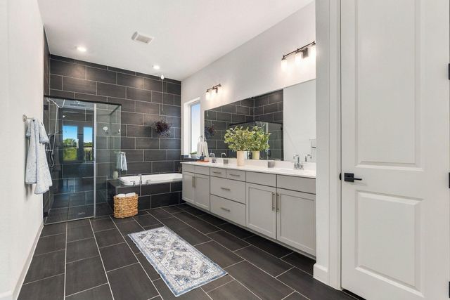 112 Capalin CT, Liberty Hill, TX 78642