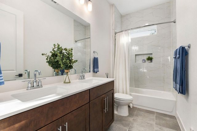 112 Capalin CT, Liberty Hill, TX 78642