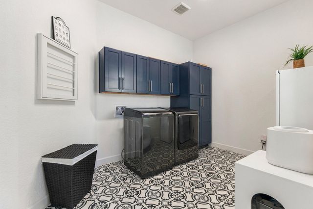 112 Capalin CT, Liberty Hill, TX 78642