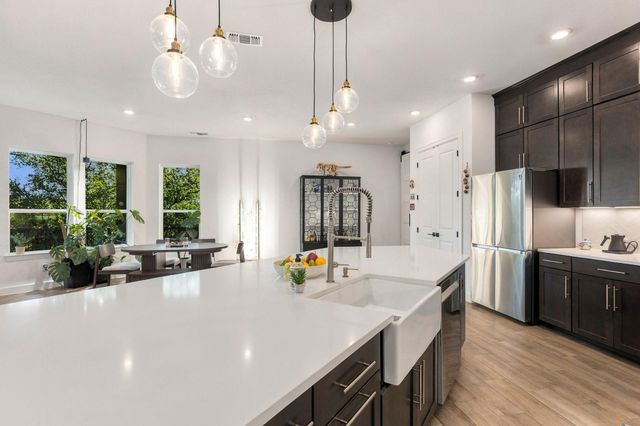 112 Capalin CT, Liberty Hill, TX 78642