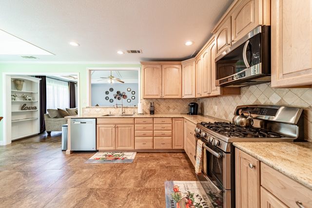 3305 Eisenhower Lane, Plano, TX 75023