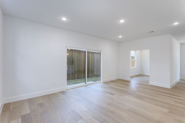 708 W White Avenue, Mckinney, TX 75069