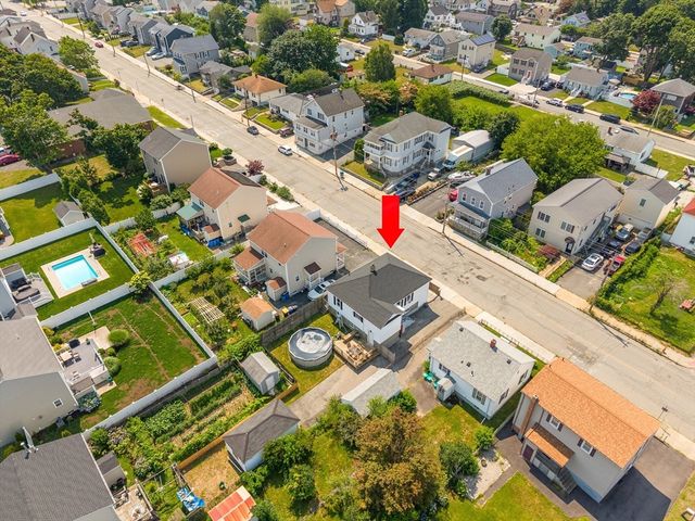 496 Tucker St, Fall River, MA 02721