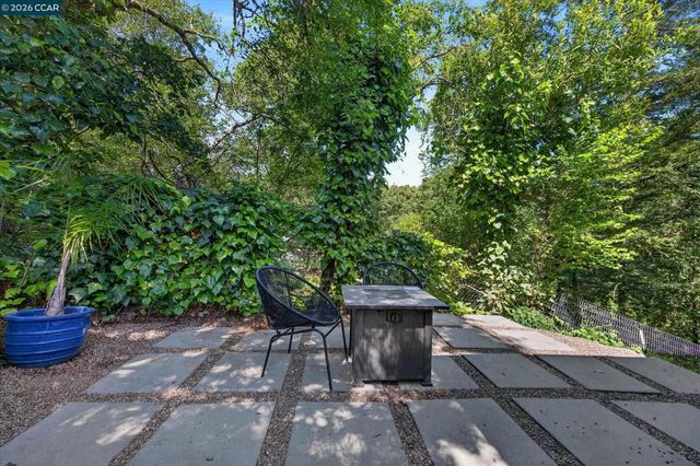 79 California Ave, Orinda, CA 94563