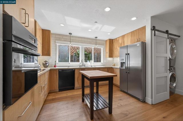 79 California Ave, Orinda, CA 94563