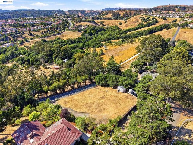 6733 SUNNYSLOPE AVE, Castro Valley, CA 94552