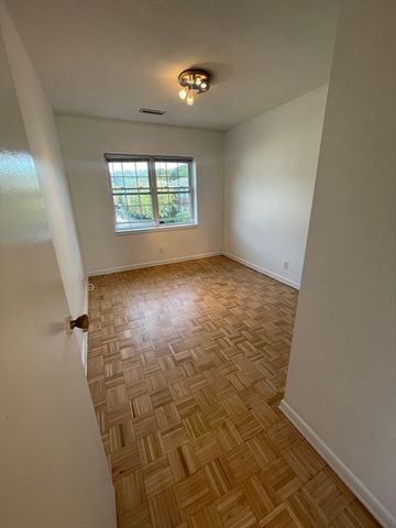 169 Lake Shore 2, Boston, MA 02135