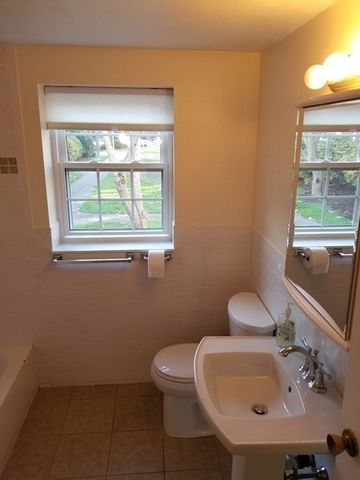 169 Lake Shore 2, Boston, MA 02135