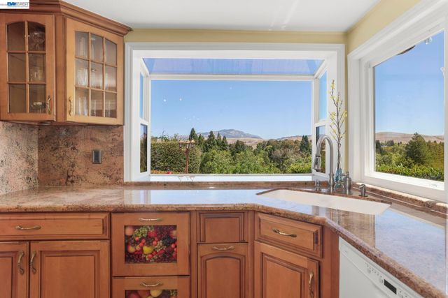 86 Jamaica Dr, San Ramon, CA 94582