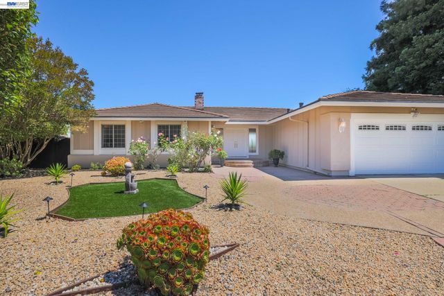 86 Jamaica Dr, San Ramon, CA 94582