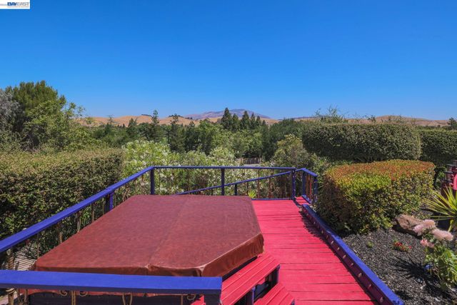 86 Jamaica Dr, San Ramon, CA 94582