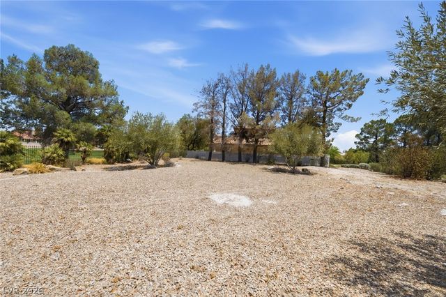 20 Innisbrook Avenue, Las Vegas, NV 89113