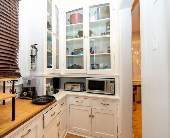 3249 W Mckinley BOULEVARD, Milwaukee, WI 53208