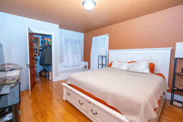 3249 W Mckinley BOULEVARD, Milwaukee, WI 53208