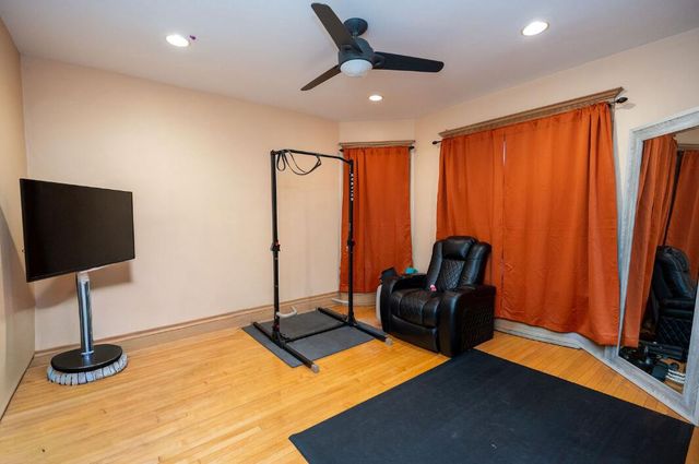 3249 W Mckinley BOULEVARD, Milwaukee, WI 53208