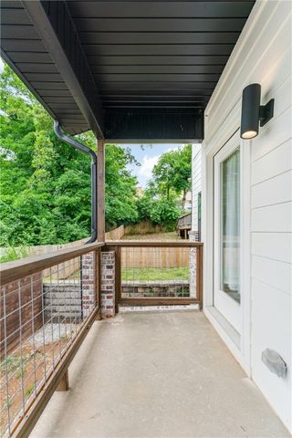 215 E Center Street, Fayetteville, AR 72701