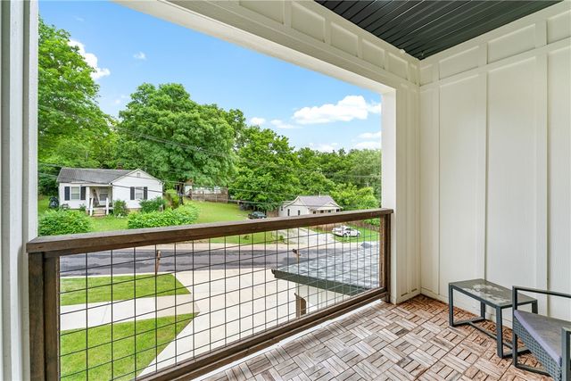 215 E Center Street, Fayetteville, AR 72701