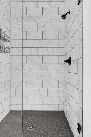 215 E Center Street, Fayetteville, AR 72701