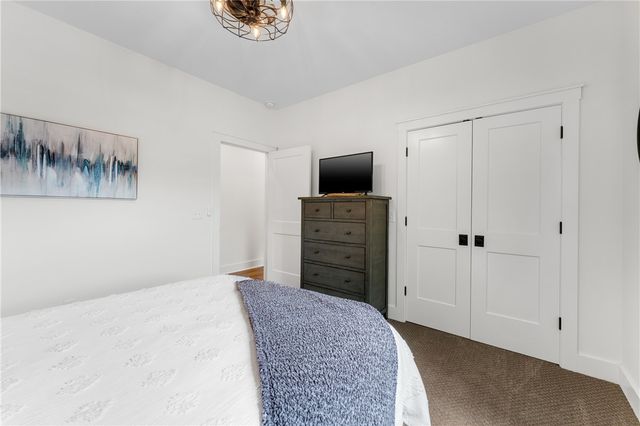 215 E Center Street, Fayetteville, AR 72701