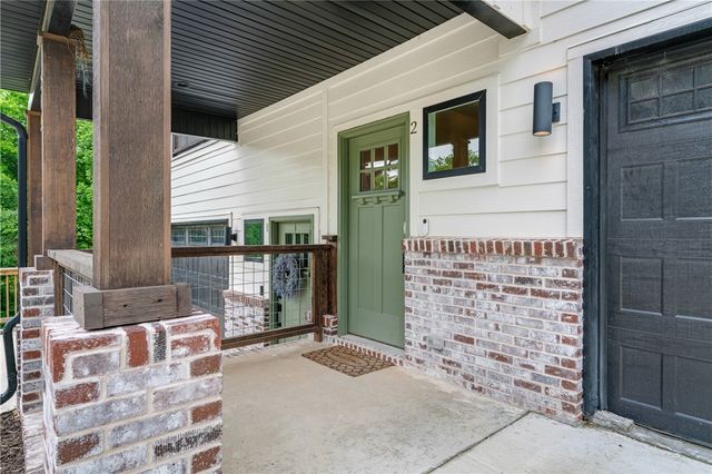 215 E Center Street, Fayetteville, AR 72701