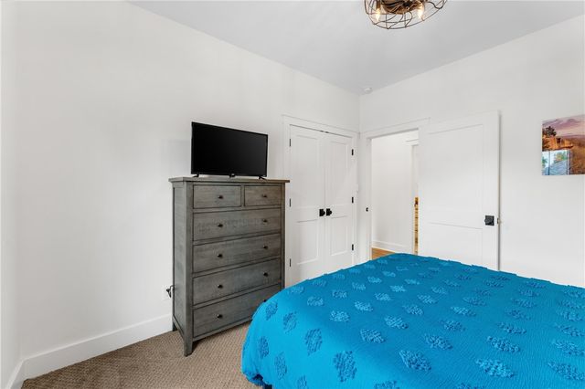 215 E Center Street, Fayetteville, AR 72701