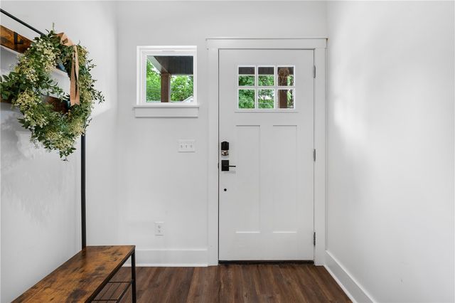 215 E Center Street, Fayetteville, AR 72701