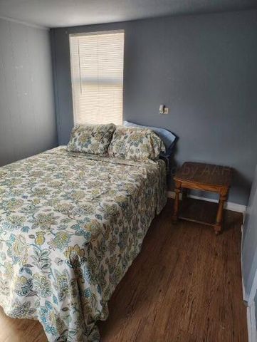 612 Clark Avenue, Stinnett, TX 79083