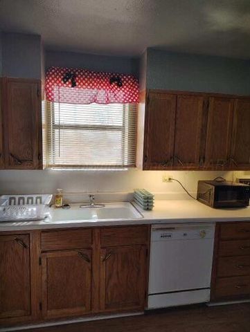 612 Clark Avenue, Stinnett, TX 79083