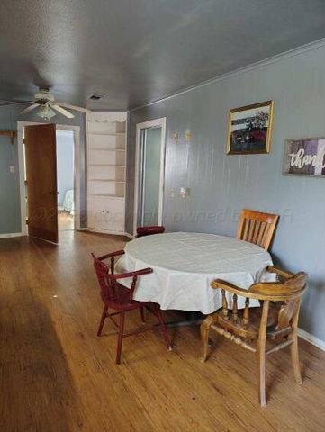 612 Clark Avenue, Stinnett, TX 79083