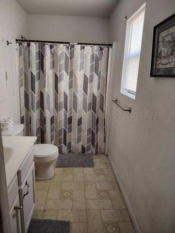 612 Clark Avenue, Stinnett, TX 79083