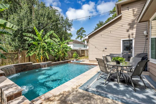 55 S Bethany Bend Circle S, The Woodlands, TX 77382