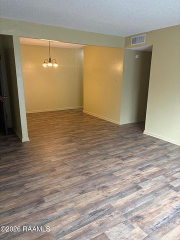 200 High Meadows Boulevard 211, Lafayette, LA 70507