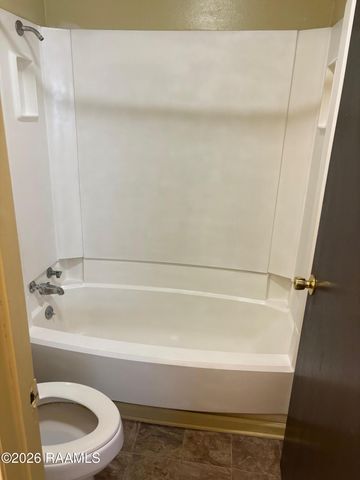 200 High Meadows Boulevard 211, Lafayette, LA 70507