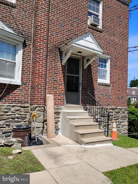 2417 GOLF RD, PHILADELPHIA, PA 19131 — exterior