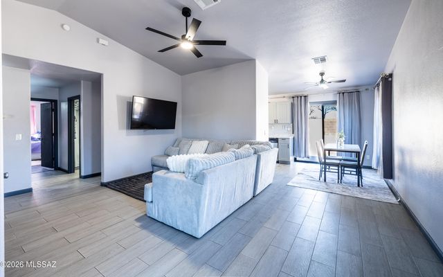 2800 W Calle De Rosita, Tucson, AZ 85746