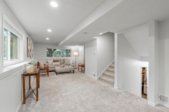 121 Fox Hollow Drive, Chanhassen, MN 55317