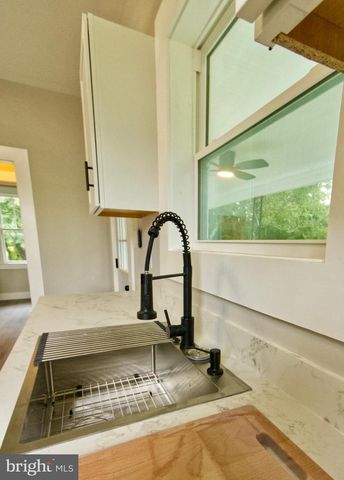 7244 FREDERICKSBURG TPKE, Woodford, VA 22580