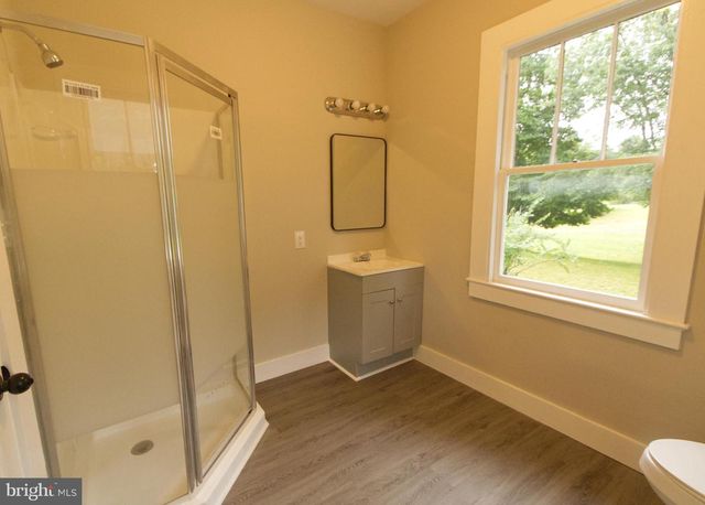 7244 FREDERICKSBURG TPKE, Woodford, VA 22580