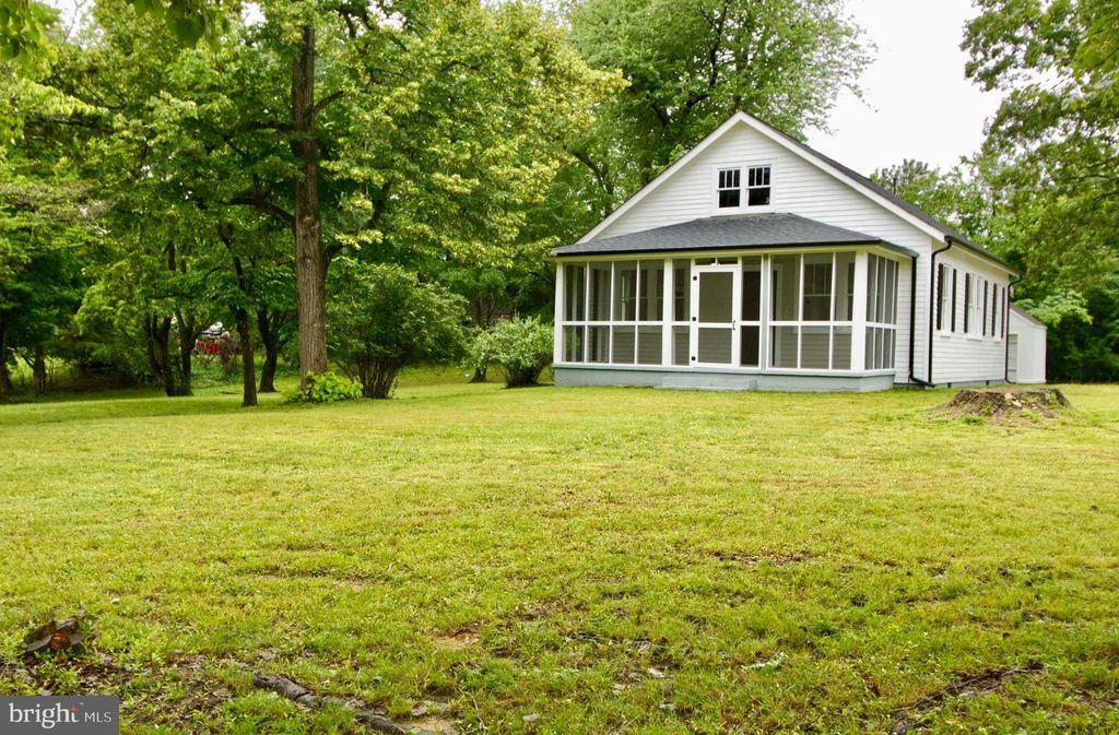 7244 FREDERICKSBURG TPKE, Woodford, VA 22580