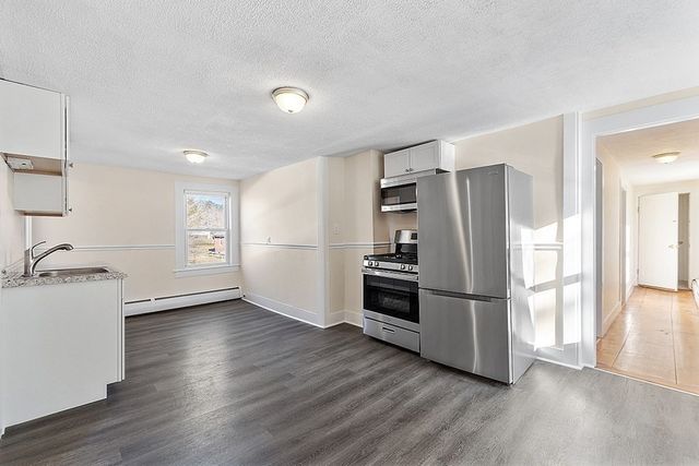 8 Main St 2 R, Pepperell, MA 01463