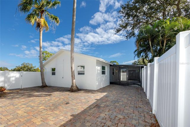 8808 90TH WAY N, Largo, FL 33777