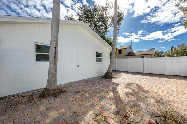 8808 90TH WAY N, Largo, FL 33777