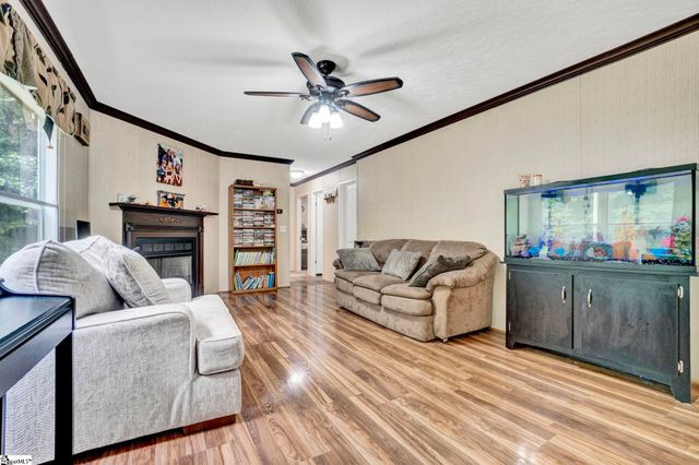 225 Tanglewood Way, Gray Court, SC 29645