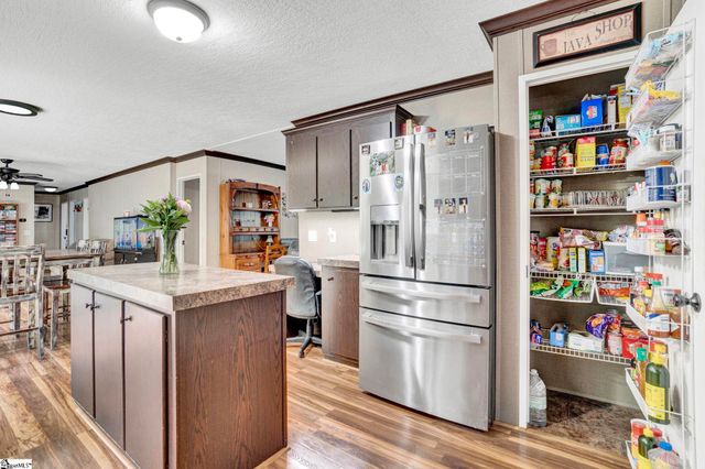 225 Tanglewood Way, Gray Court, SC 29645