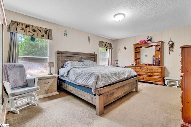 225 Tanglewood Way, Gray Court, SC 29645