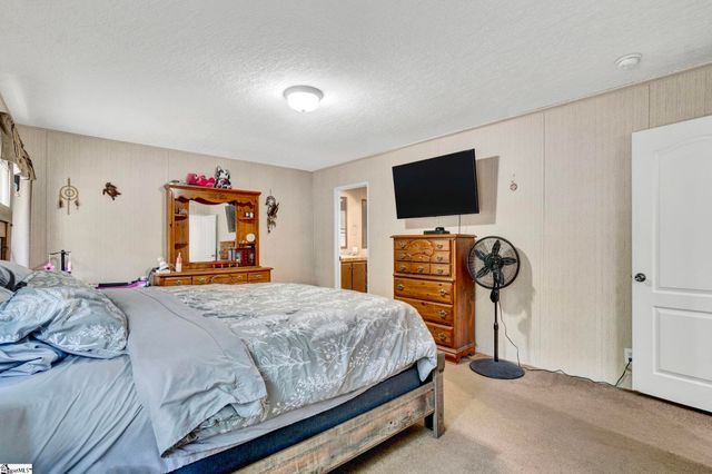 225 Tanglewood Way, Gray Court, SC 29645