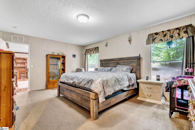 225 Tanglewood Way, Gray Court, SC 29645