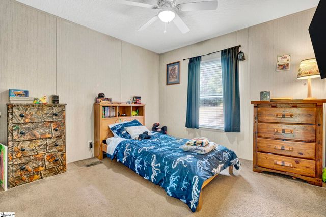 225 Tanglewood Way, Gray Court, SC 29645